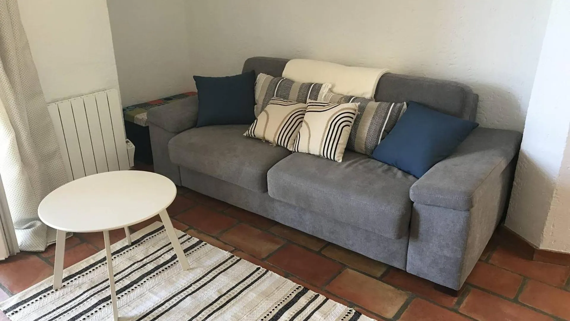 Villa T2 Climatisee Avec Jardin, Proche Plage, Parking Et Animaux Acceptes - Fr-1-768-65 Les Issambres