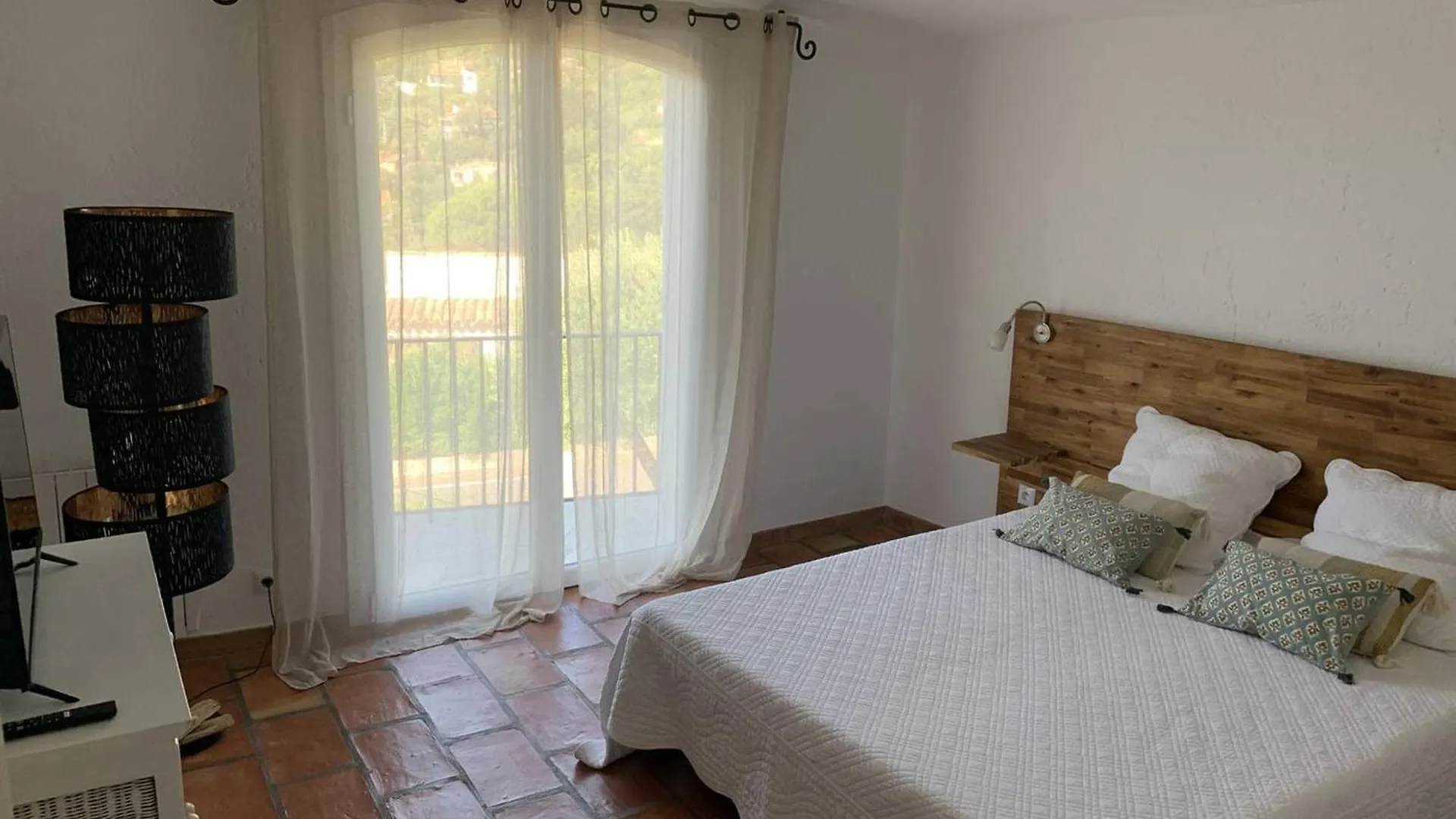 Villa T2 Climatisee Avec Jardin, Proche Plage, Parking Et Animaux Acceptes - Fr-1-768-65 Les Issambres France