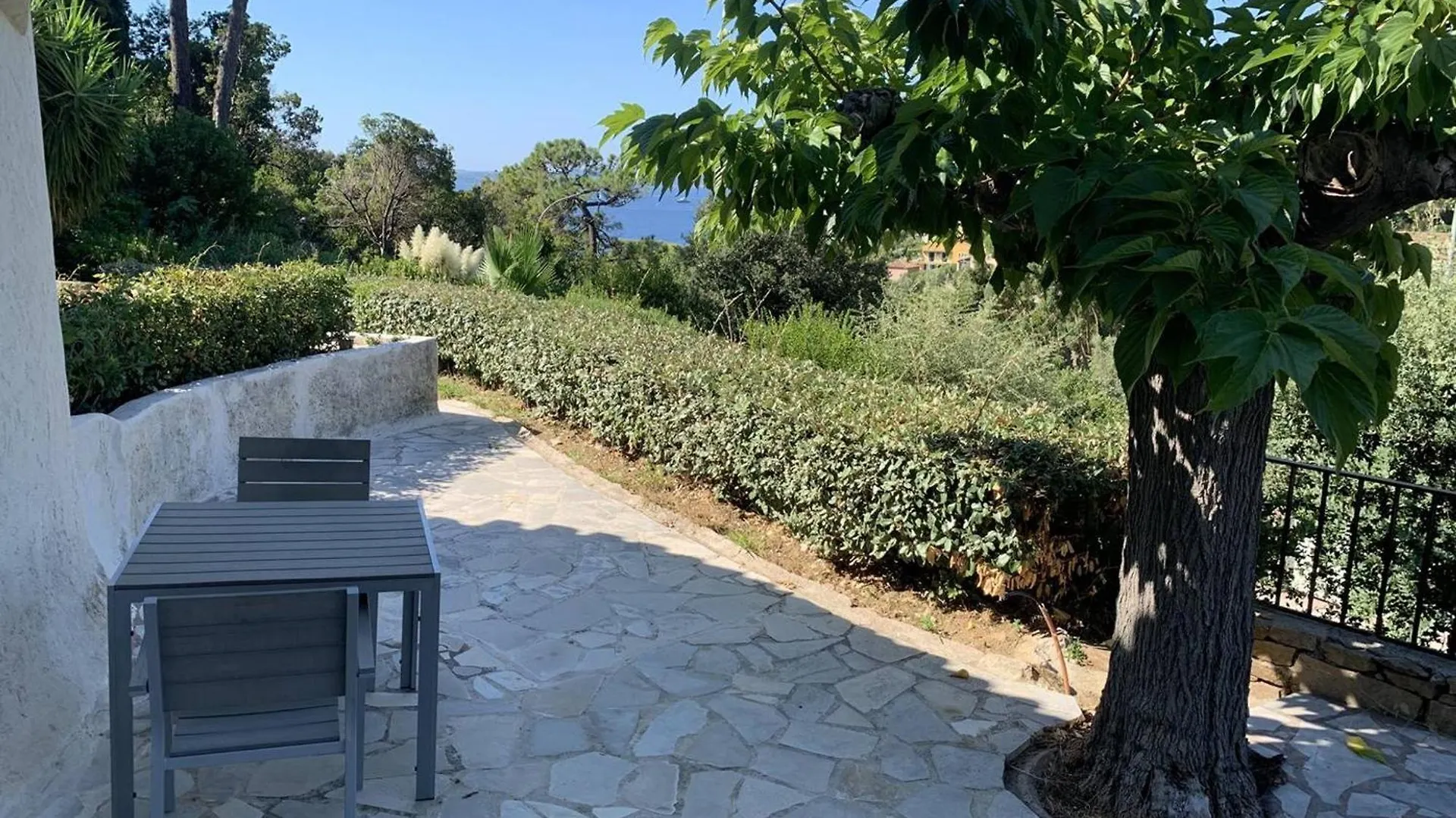 Villa T2 Climatisee Avec Jardin, Proche Plage, Parking Et Animaux Acceptes - Fr-1-768-65 Les Issambres