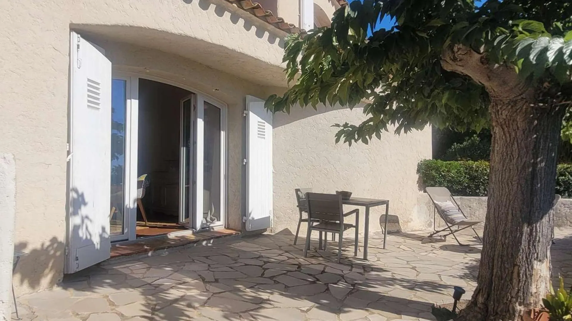 Villa T2 Climatisee Avec Jardin, Proche Plage, Parking Et Animaux Acceptes - Fr-1-768-65 Les Issambres